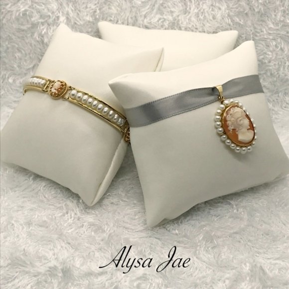 *RARE* Vintage Cameo Estate Jewelry - Rafka Bracelet & Pendant - Picture 1 of 14